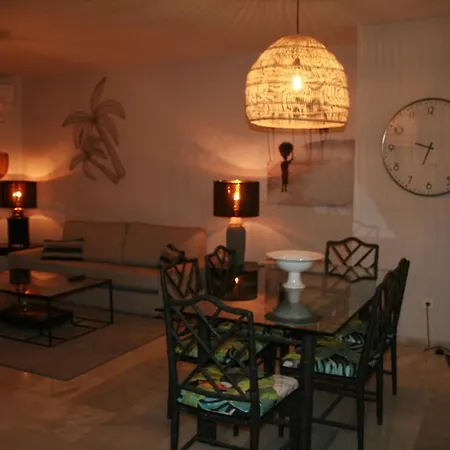 En Primera Linea/beachfront Appartamento *