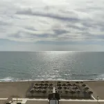 En Primera Linea/beachfront Appartement