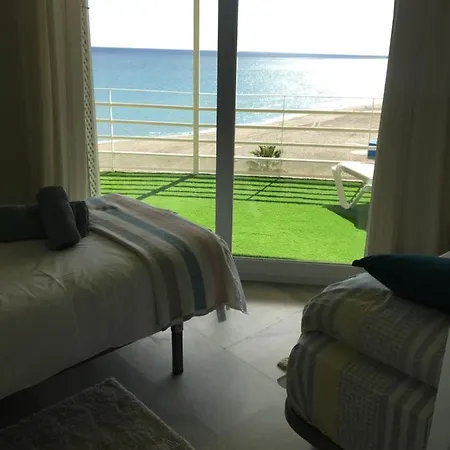 En Primera Linea/beachfront * 푸엔히롤라