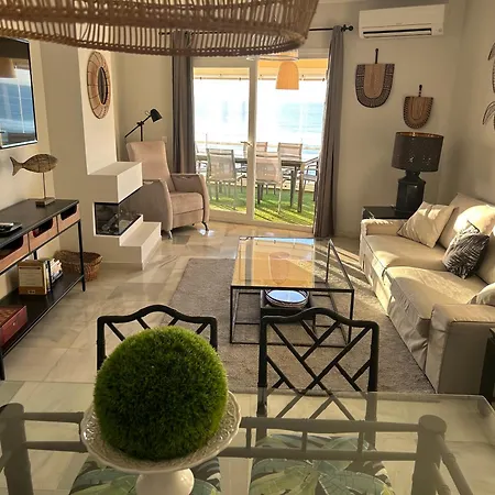 En Primera Linea/beachfront Apartment *