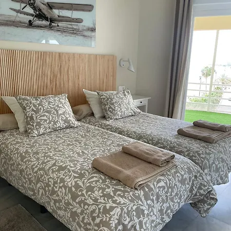 En Primera Linea/beachfront * Фуэнхирола