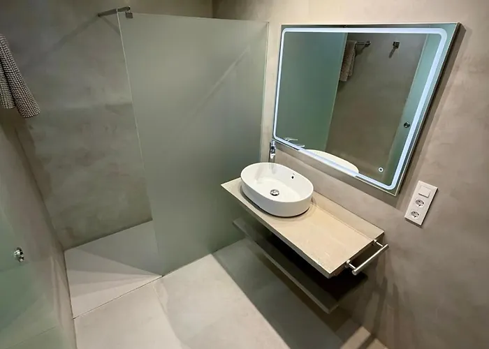 En Primera Linea/beachfront פואנגירולה